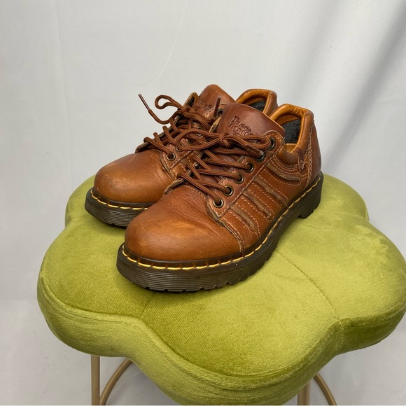 Dr. Martens Women’s Tan Oxfords - Picture 2 of 10